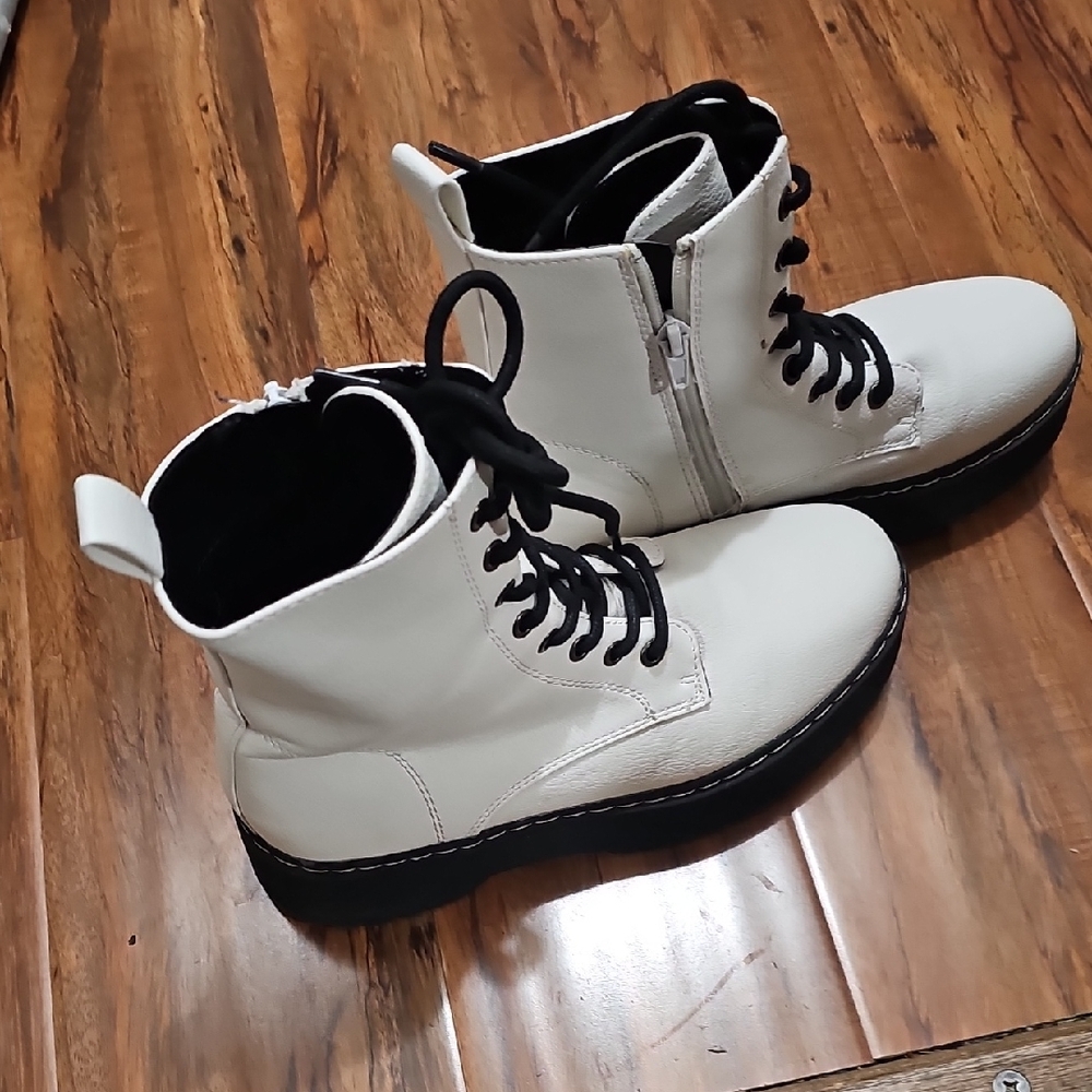 Sincerely Jules Monochrome Elegance Boots
